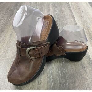 Crocs Women's Brown Leather Cobbler Buckle Clogs Slip On Mules Shoes‎ 15513 Sz 9